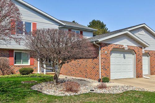 6 Wilshire Dr, Frankenmuth, MI, 48734-1328 | Card Image