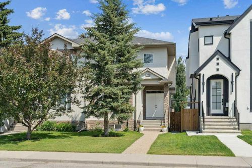 2208 33 St Sw, Calgary, AB, T3E2T1 | Card Image