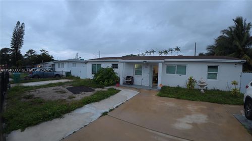 3111 Nw 166th St, Miami Gardens, FL, 33054-6449 | Card Image