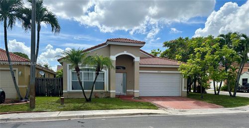1579 Sw 105th Ave, Pembroke Pines, FL, 33025-4787 | Card Image