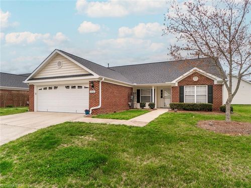 2221 Sweetbay Cir, Burlington, NC, 27215-7936 | Card Image