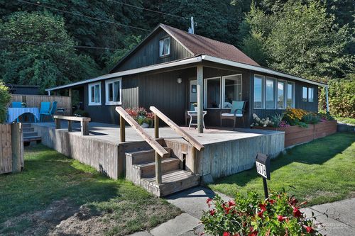 6076 Brighton Board Walk, Clinton, WA, 98236-9555 | Card Image