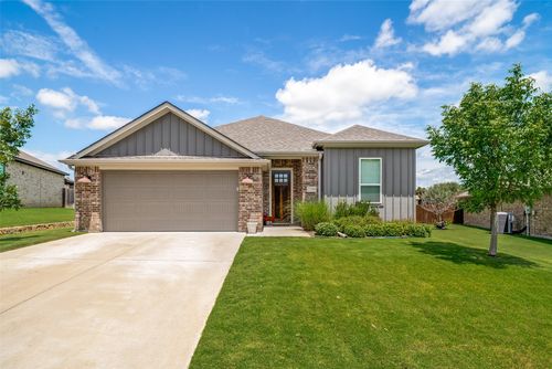 2108 Hill Crest Ct, Weatherford, TX, 76086-1157 | Card Image