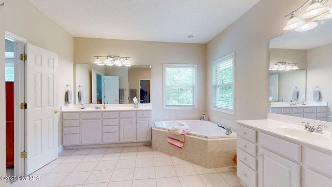 17 Lavender Dr, House other with 4 bedrooms, 5 bathrooms and 2 parking in Whispering Pines NC | Image 31