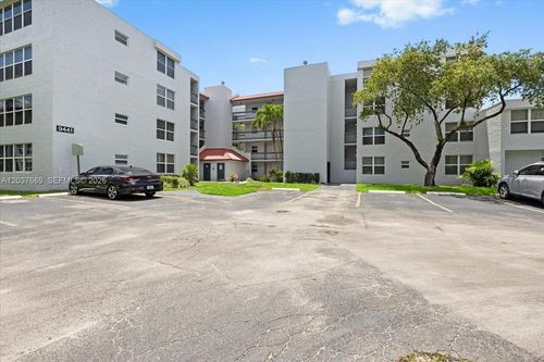 206-9441 Evergreen Pl, Davie, FL, 33324-4313 | Card Image