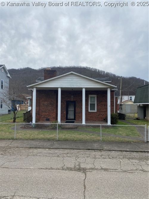 510 S Railway St, Cedar Grove, WV, 25039-7712 | Card Image