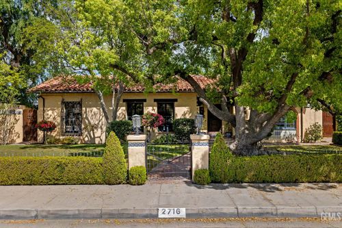 2716 21st Street, Bakersfield, CA, 93301 | Card Image