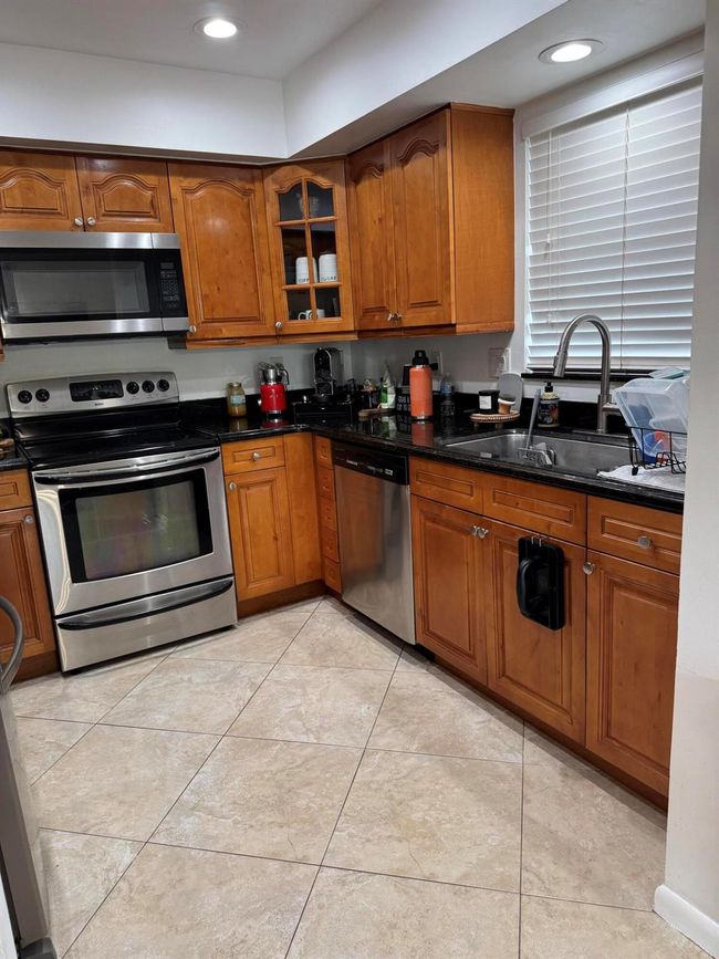 APT-6 - 404 Pine Tree Ct, Condo with 2 bedrooms, 2 bathrooms and null parking in Atlantis FL | Image 6