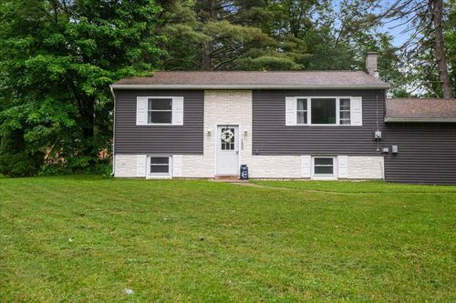 155 Woodcrest Cir, Milton, VT, 05468-3708 | Card Image