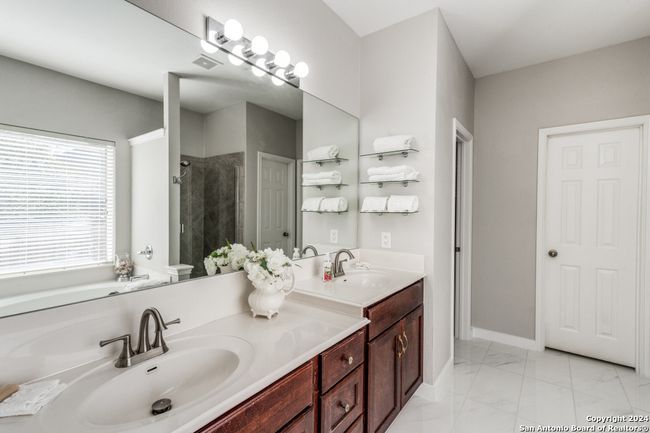406 Primavera Loop, House other with 4 bedrooms, 4 bathrooms and null parking in Kyle TX | Image 30