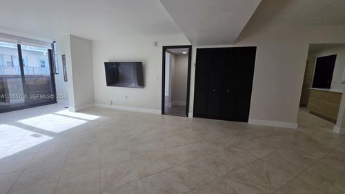 32-250 Galen Dr, Key Biscayne, FL, 33149 | Card Image