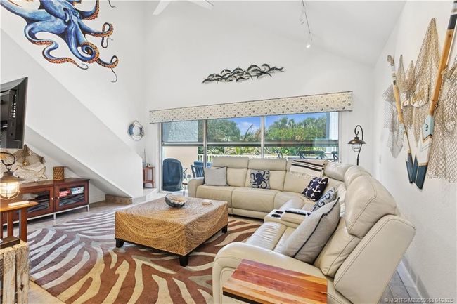 Living area and patio/outdoor space | Image 7