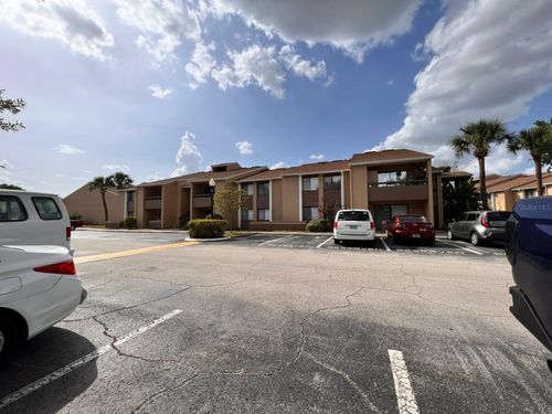 e104-5349 Vineland Rd, ORLANDO, FL, 32811-7649 | Card Image