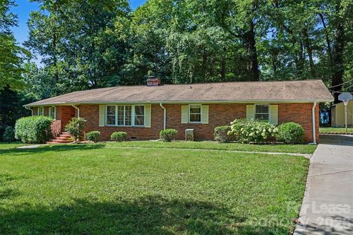 7017 Linda Lake Dr, Charlotte, NC, 28215-3613 | Card Image