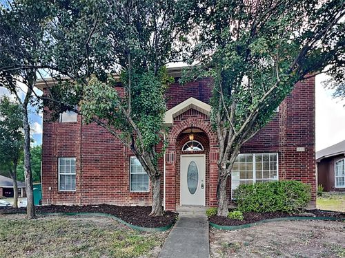 1017 Woodall Dr, Cedar Hill, TX, 75104-9112 | Card Image