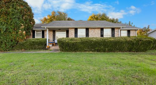 3702 Trenton Rd, Clarksville, TN, 37040-5609 | Card Image