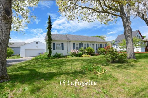 19 Lafayette Avenue, Buzzards Bay, MA, 02532 | Card Image