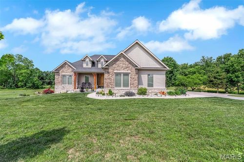 3 Davinci Ct, Moscow Mills, MO, 63362-2917 | Card Image