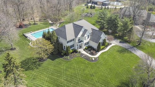 2478 Deseret Dr, Powell, OH, 43065-7498 | Card Image