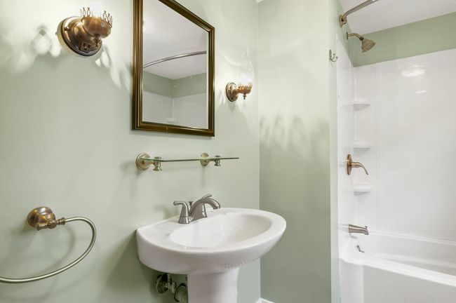 6 Rockingham St, House other with 3 bedrooms, 2 bathrooms and null parking in Exeter NH | Image 19