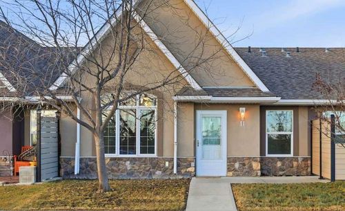 11-24 River Heights View, Cochrane, AB, T4C0M9 | Card Image