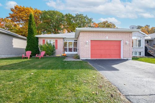 925 Dominion Ave, Midland, ON, L4R4W2 | Card Image