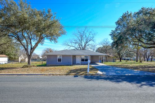 206 Mccoy, La Vernia, TX, 78121-4639 | Card Image