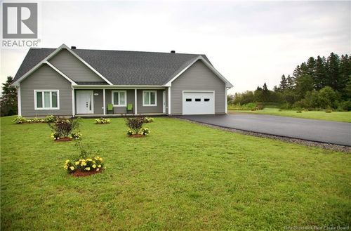 583 Rue Principale, Pointe Verte, NB, E8J2P8 | Card Image