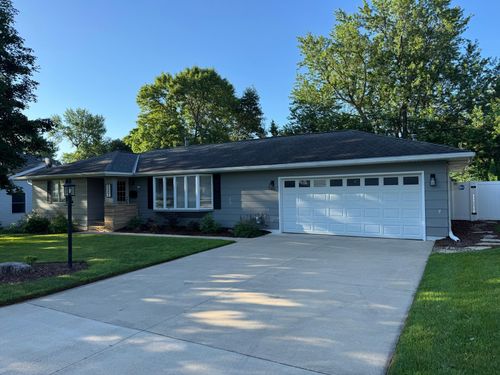 322 Glenn Rd, Albert Lea, MN, 56007-2232 | Card Image