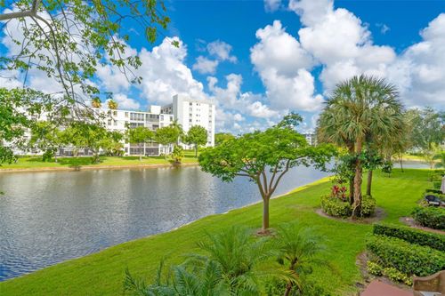 apt-203-2106 S Cypress Bend Dr, Pompano Beach, FL, 33069-4457 | Card Image