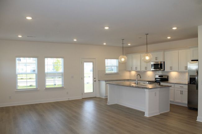 5711 Cloverwood Dr, Condo with 3 bedrooms, 3 bathrooms and 2 parking in Rockvale TN | Image 6