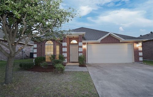 1204 Varacruz Dr, Arlington, TX, 76010-3536 | Card Image