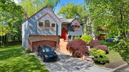 284 Schenck Avenue, North Hempstead, NY, 11021 | Card Image