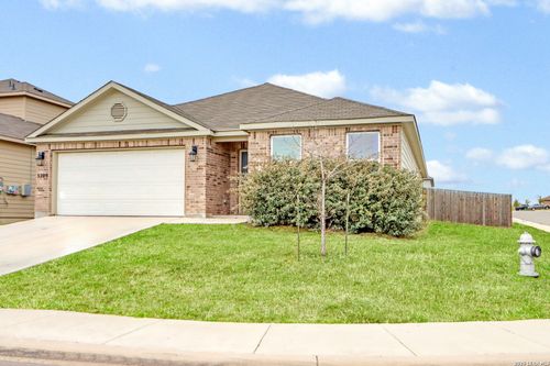 3200 Broad View, Seguin, TX, 78155 | Card Image
