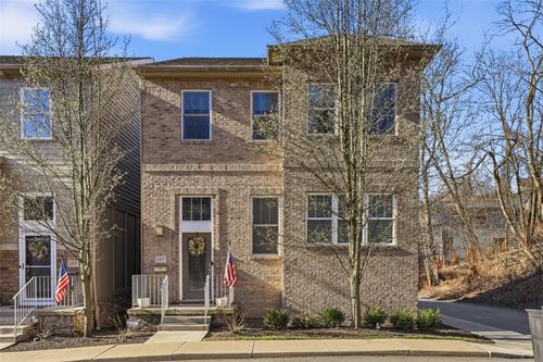 157 Sweetbriar Village Trl, Mt Washington, PA, 15211-1115 | Card Image