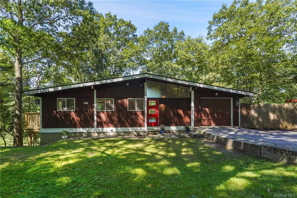 Forest Dr, Mount Kisco, NY 10549
