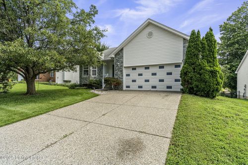 233 Washington Cir, La Grange, KY, 40031-1295 | Card Image