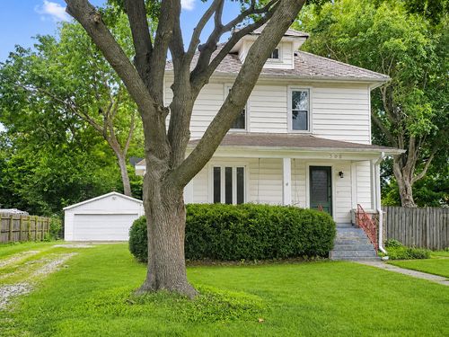 308 E Washington St, Ashkum, IL, 60911-6036 | Card Image
