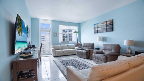 phm-4250 Galt Ocean Dr, Fort Lauderdale, FL, 33308-6138 | Card Image