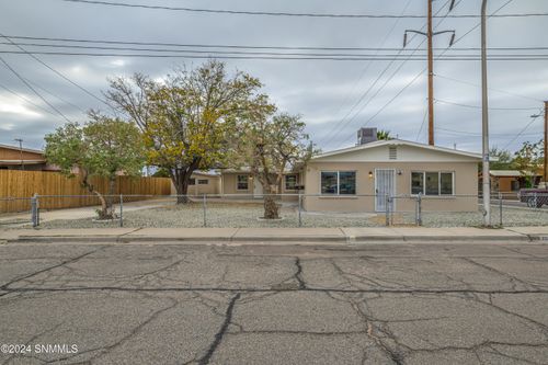 200 S Virginia Street, Las Cruces, NM, 88001 | Card Image