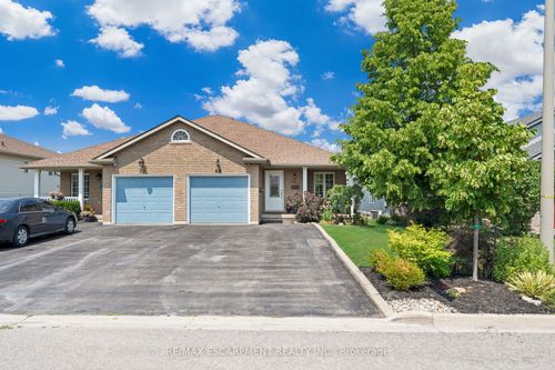 48 Golden Acres Dr, Smithville, ON, L0R2A0 | Card Image