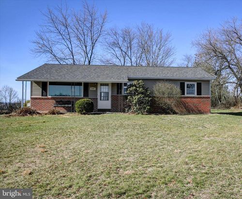 2281 Waggoners Gap Rd, CARLISLE, PA, 17013-8352 | Card Image