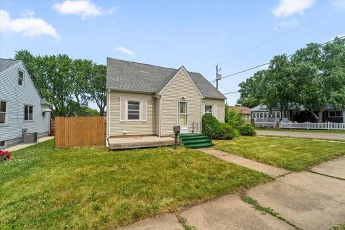 1455 Forest Ave, Waterloo, IA, 50702-2342 | Card Image