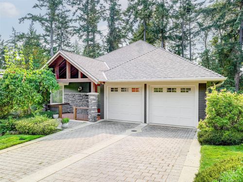 1266 Oceanwood Lane, Saanich, BC, V8X0A4 | Card Image