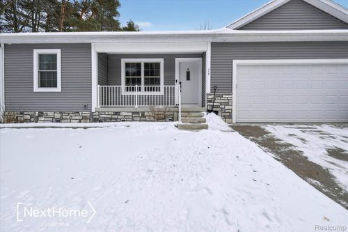 715 Glen Oak Dr, Manchester, MI, 48158-8765 | Card Image