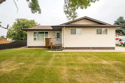 546 32nd St W, Prince Albert, SK, S6V5W5 | Card Image