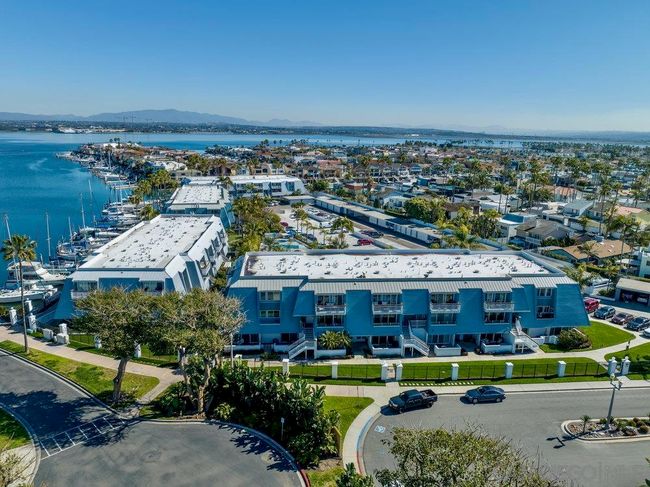 34 Montego Ct, Condo with 2 bedrooms, 3 bathrooms and 2 parking in Coronado CA | Image 30