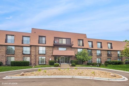 apt-209-4050 Dundee Rd, Northbrook, IL, 60062-2158 | Card Image