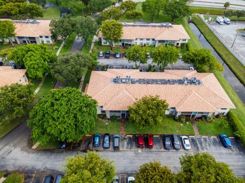 202-9935 Pineapple Tree Dr, Boynton Beach, FL, 33436-3592 | Card Image