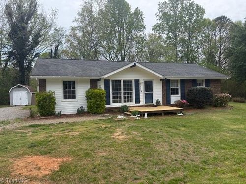 1003 Osborne Sunset Dr, North Wilkesboro, NC, 28659-8842 | Card Image